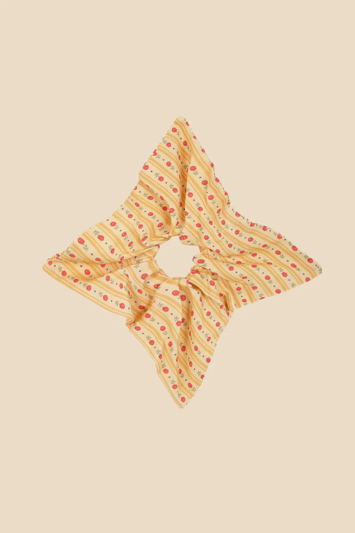 VILELA BIG SCRUNCHIE