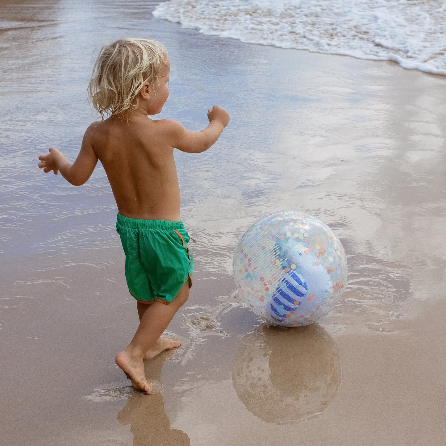 3D INFLATABLE BEACH BALL SID THE SEAGULL BLUE STRIPE
