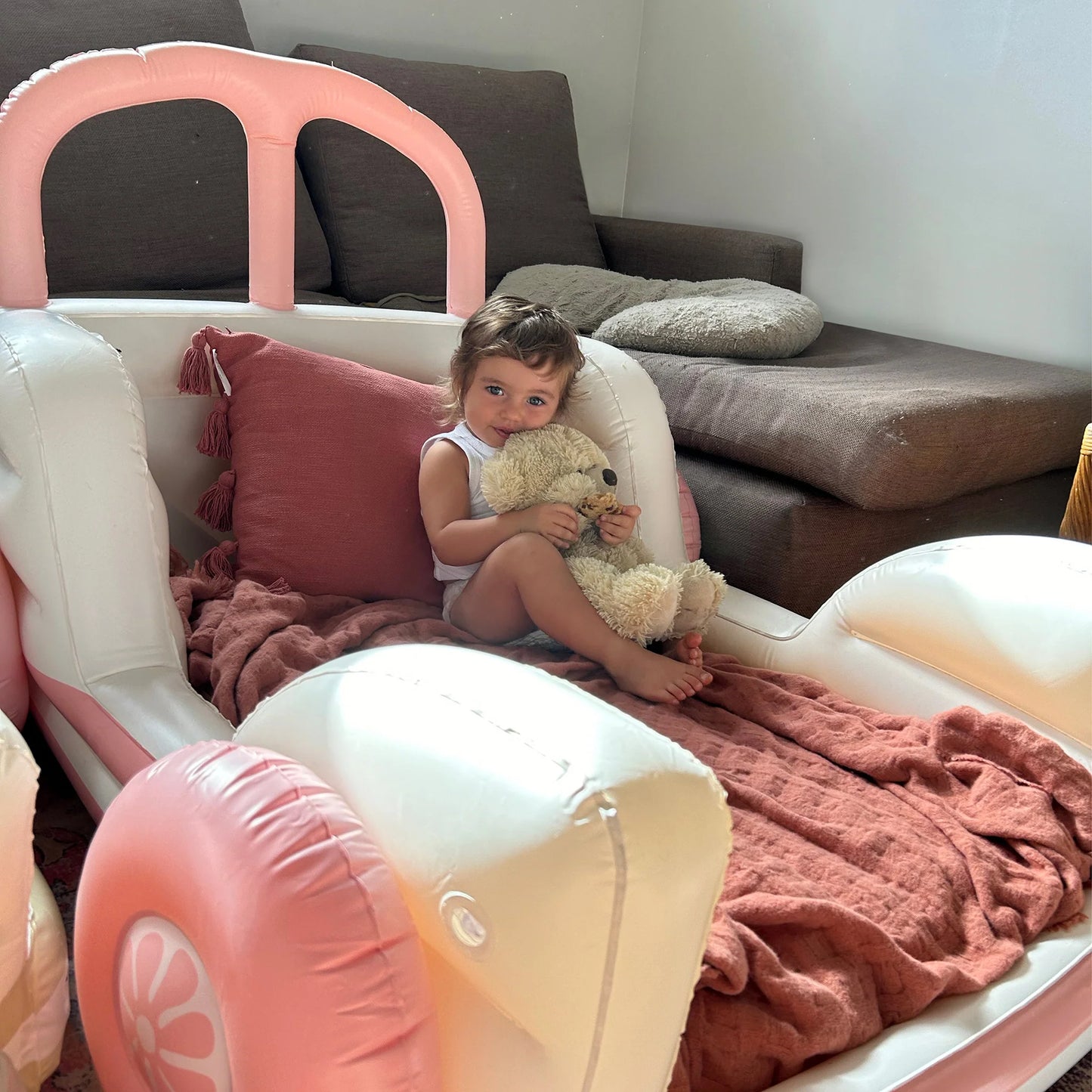 KIDS SLEEPOVER BED SUMMER VAN CANDY