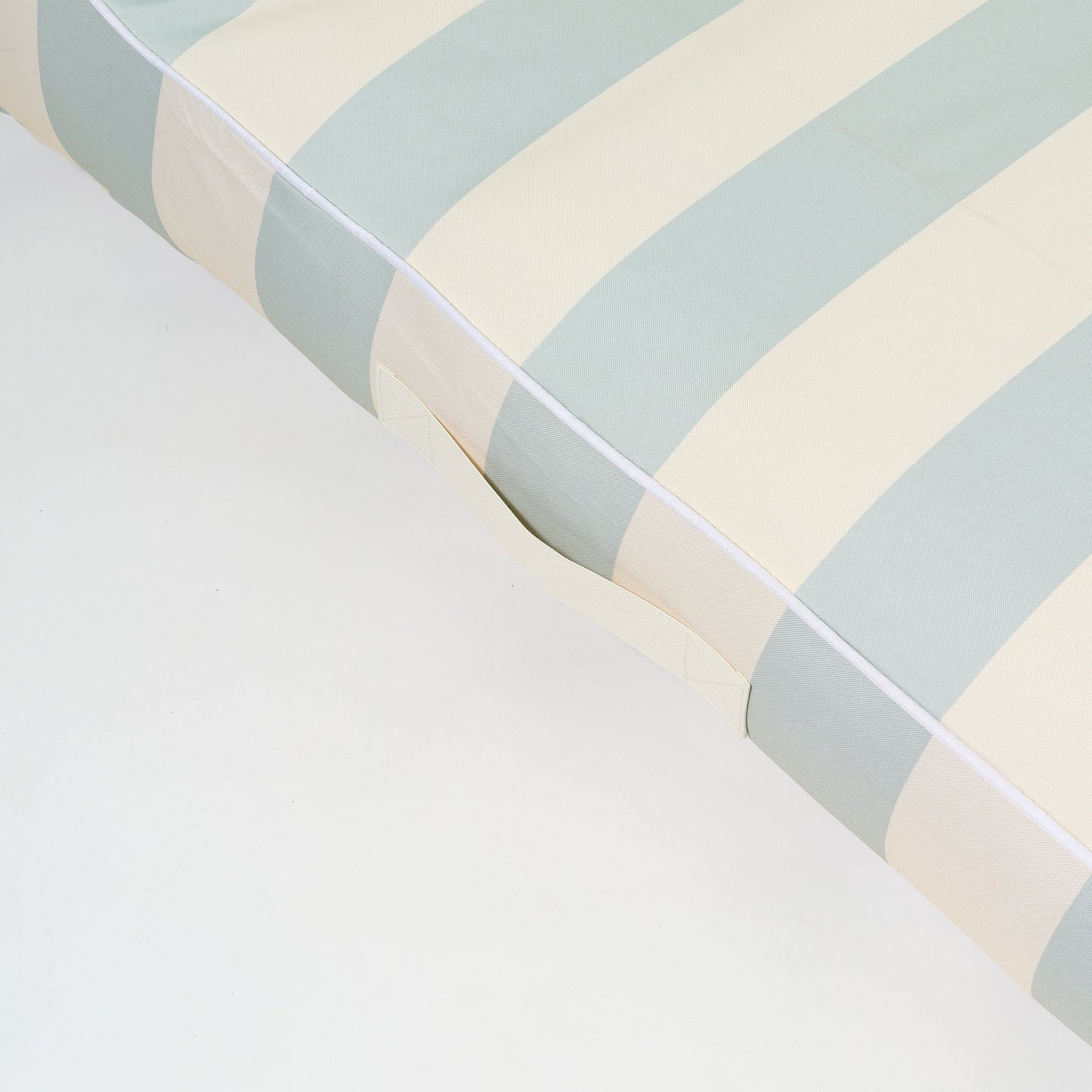LUXE LIE-ON LOUNGER LAZY DAYS STRIPE