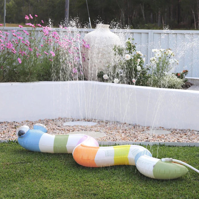 INFLATABLE SPRINKLER INTO THE WILD