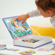 MAGNETIC BOOK UNICORN